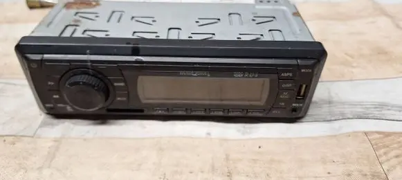 Renault Master II Radio/CD/DVD/GPS head unit 610104