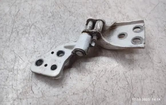 Citroen Berlingo Loading door upper hinge 080D20414