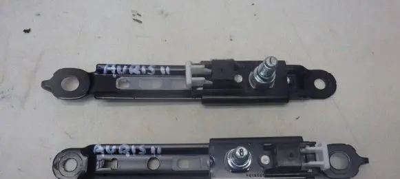 Toyota Auris E180 Seat belt adjustment rail 