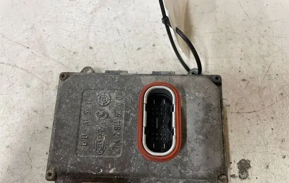 Peugeot 407 Xenon control unit/module 5DF00870450 74284700