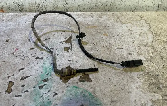 Audi A6 S6 C6 4F Exhaust gas temperature sensor 038906088D 556700024