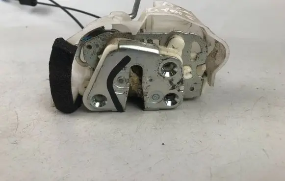 Subaru Outback Front door lock