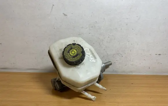 Mercedes-Benz Sprinter W906 Master brake cylinder A0024315302 C1018