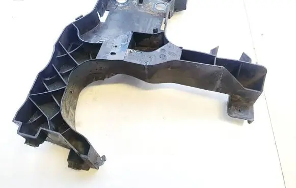 Renault Scenic II - Grand scenic II Front bumper mounting bracket 8200137496