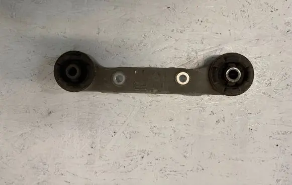 Toyota RAV 4 (XA50) Rear differential/diff mount bracket 4165142090