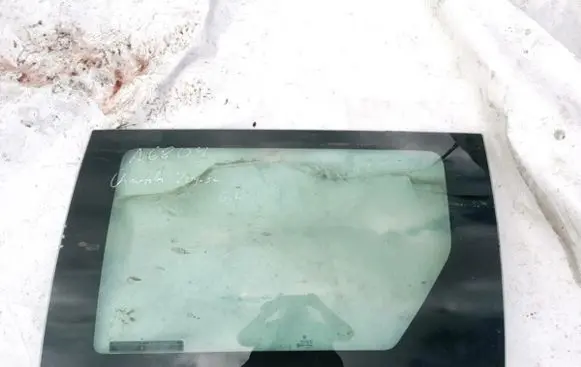 Chrysler Voyager Rear side window 