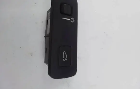 Volvo XC90 Tailgate opening switch 31443873 18W303 T18300114701