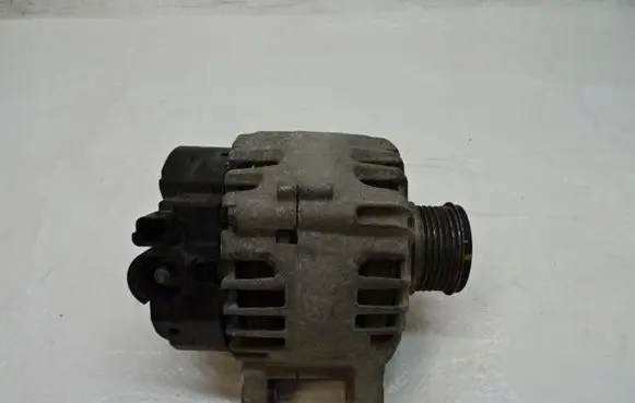 Citroen C4 Cactus Generator/alternator 9810971880