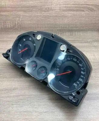 Volkswagen PASSAT B6 Speedometer (instrument cluster) 3C0920870G