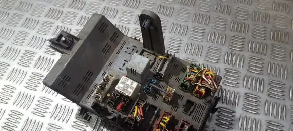 Renault Laguna I Fuse box set 7703297637