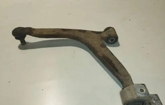 Citroen Xsara Picasso Front lower control arm/wishbone