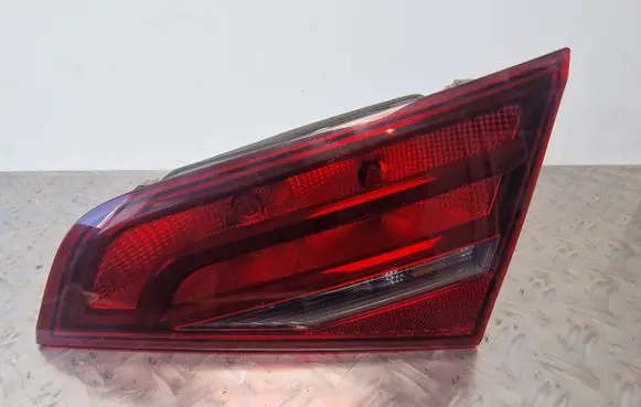 Audi A3 S3 8V Tailgate rear/tail lights 8V4945094