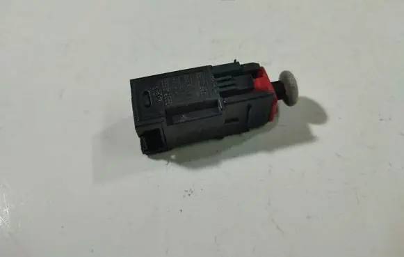 Opel Corsa D Brake pedal sensor switch 55701395