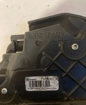 Volvo XC60 Front door lock 30799302