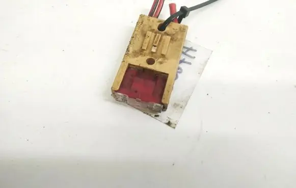 Audi A6 S6 C5 4B Fuse 8A0937530