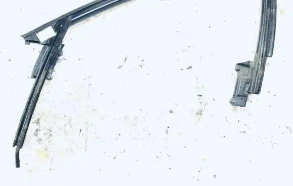 Audi 80 90 S2 B4 Front door window/glass frame 