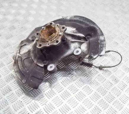 BMW M4 F82 F83 Front wheel hub 2284743