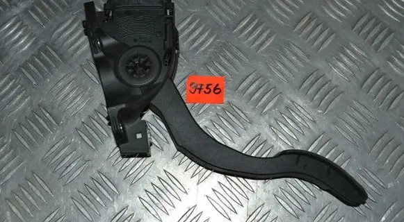 Volvo V70 Accelerator throttle pedal 6G929F836BD