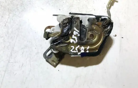 Hyundai Lantra II Rear door lock