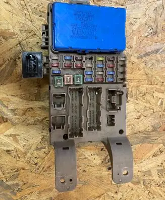 Toyota Corolla E120 E130 Fuse box set PPT254P5 8264102040