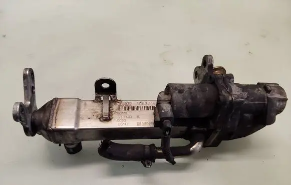 Volvo XC70 EGR valve cooler 30637142 0030 90178