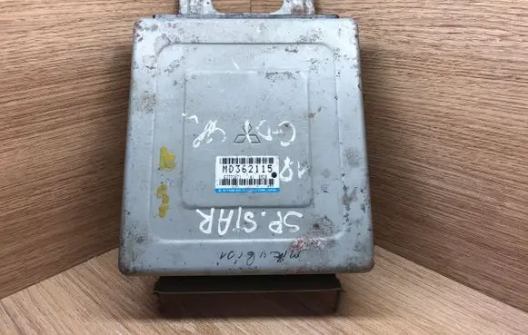 Mitsubishi Space Star Engine control unit/module E2T72671 MD362115