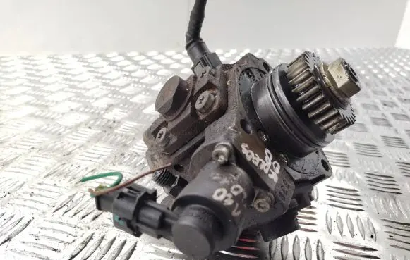 Renault Koleos I Fuel injection high pressure pump 8200690744 0445010170 9607257
