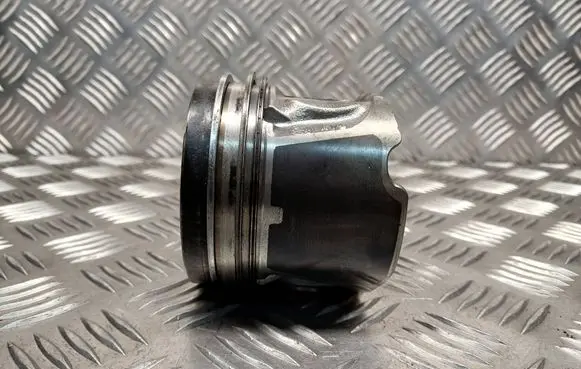 Renault Espace IV Piston 10653