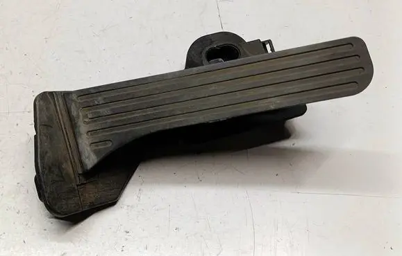 Volkswagen Scirocco Accelerator throttle pedal 1K2721503TT2 1K2721503T 6PV01053600