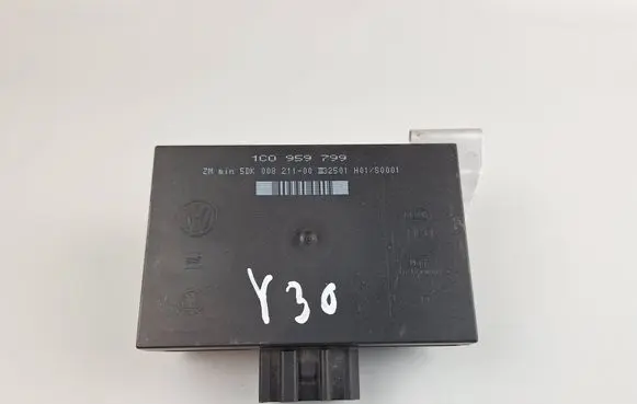 Volkswagen PASSAT B5 Comfort/convenience module 1C0959799