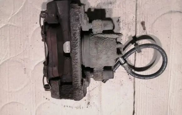 Volvo S60 Front brake caliper