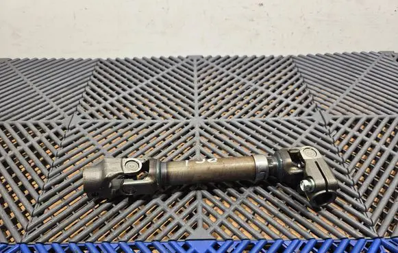 Toyota Avensis T270 Steering column universal joint 