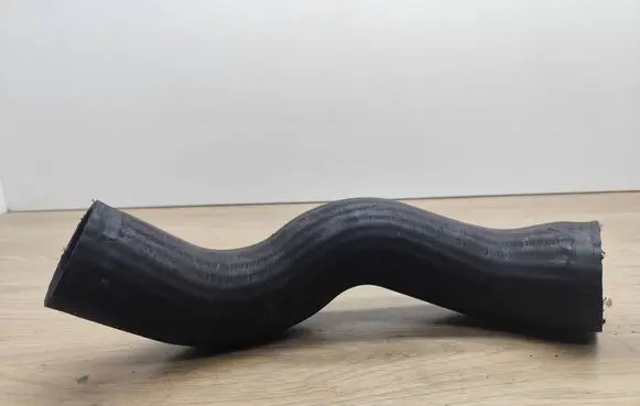 Volvo XC90 Intercooler hose/pipe 30680217