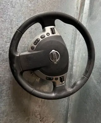 Nissan Qashqai Steering wheel