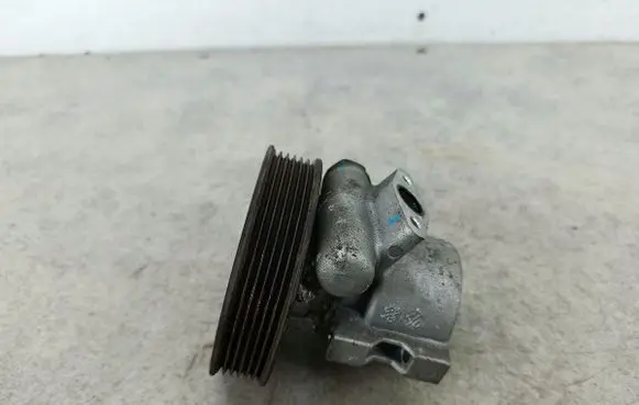 Chevrolet Captiva Power steering pump P96960992