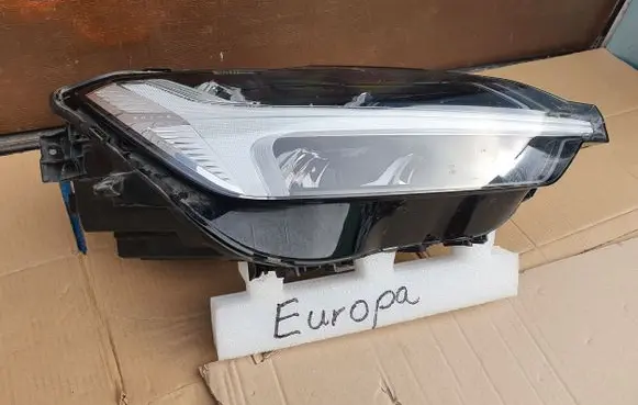Volvo XC60 Headlight/headlamp 32338977