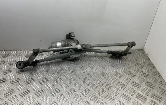 BMW X5 E70 Front wiper linkage and motor 7200536