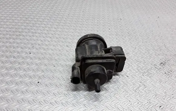 Mercedes-Benz S W220 Turbo solenoid valve A0005450527