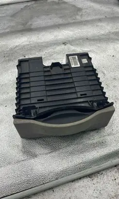 Cup holder front