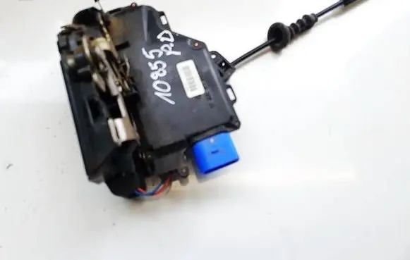 Skoda Octavia Mk2 (1Z) Front door lock 3D1837016