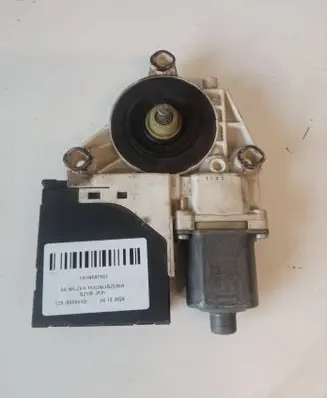 Volkswagen Golf V Front door window regulator motor 1K0959792J