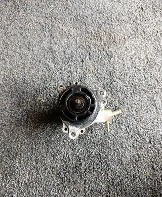 Mazda 323 F Vacuum pump RF2A18G00A