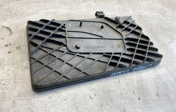 Toyota Corolla Verso AR10 Battery box tray cover/lid 744310f010