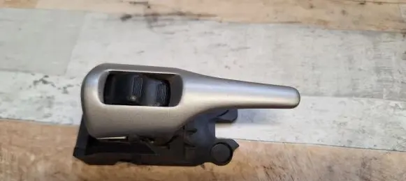 Toyota Auris 150 Front door interior handle 62318 62318A2