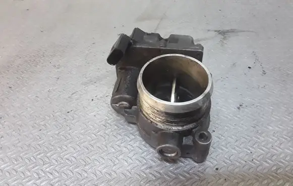 Volkswagen Touareg I Throttle valve 4E0145950J
