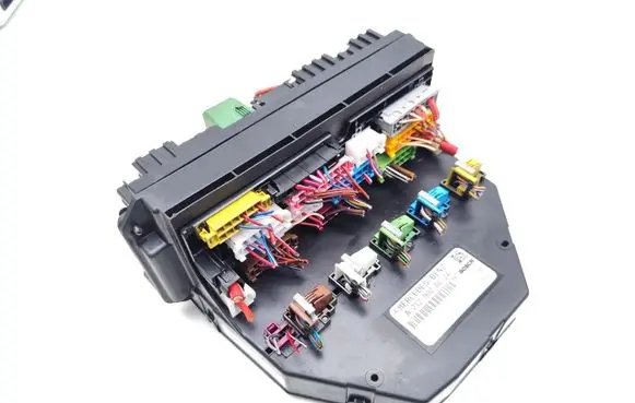 Mercedes-Benz C W204 Fuse module A2129006624 A2129015004 A2129024408