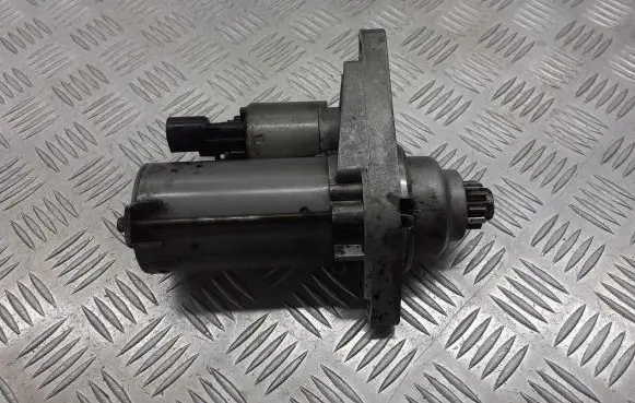 Volkswagen Polo IV 9N3 Starter motor 02T911023S