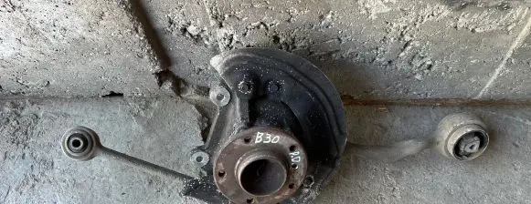 BMW 1 E81 E87 Front wheel hub spindle knuckle 6764444 31216764444