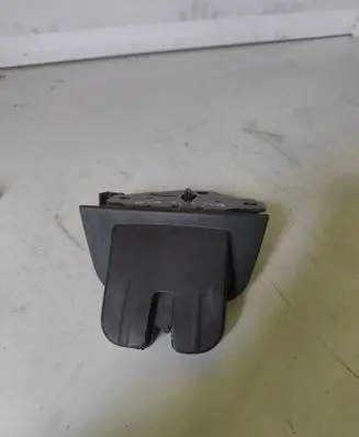 Audi A4 S4 B6 8E 8H Tailgate/trunk/boot lock/catch/latch 8P4827505B