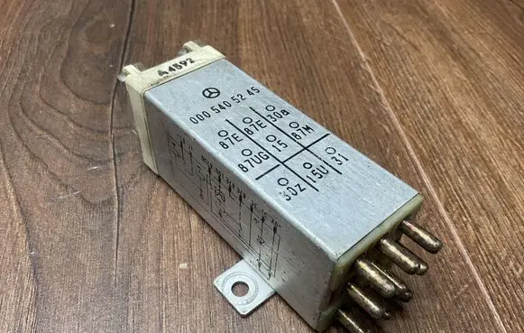 Mercedes-Benz E W124 Other relay 0005405245